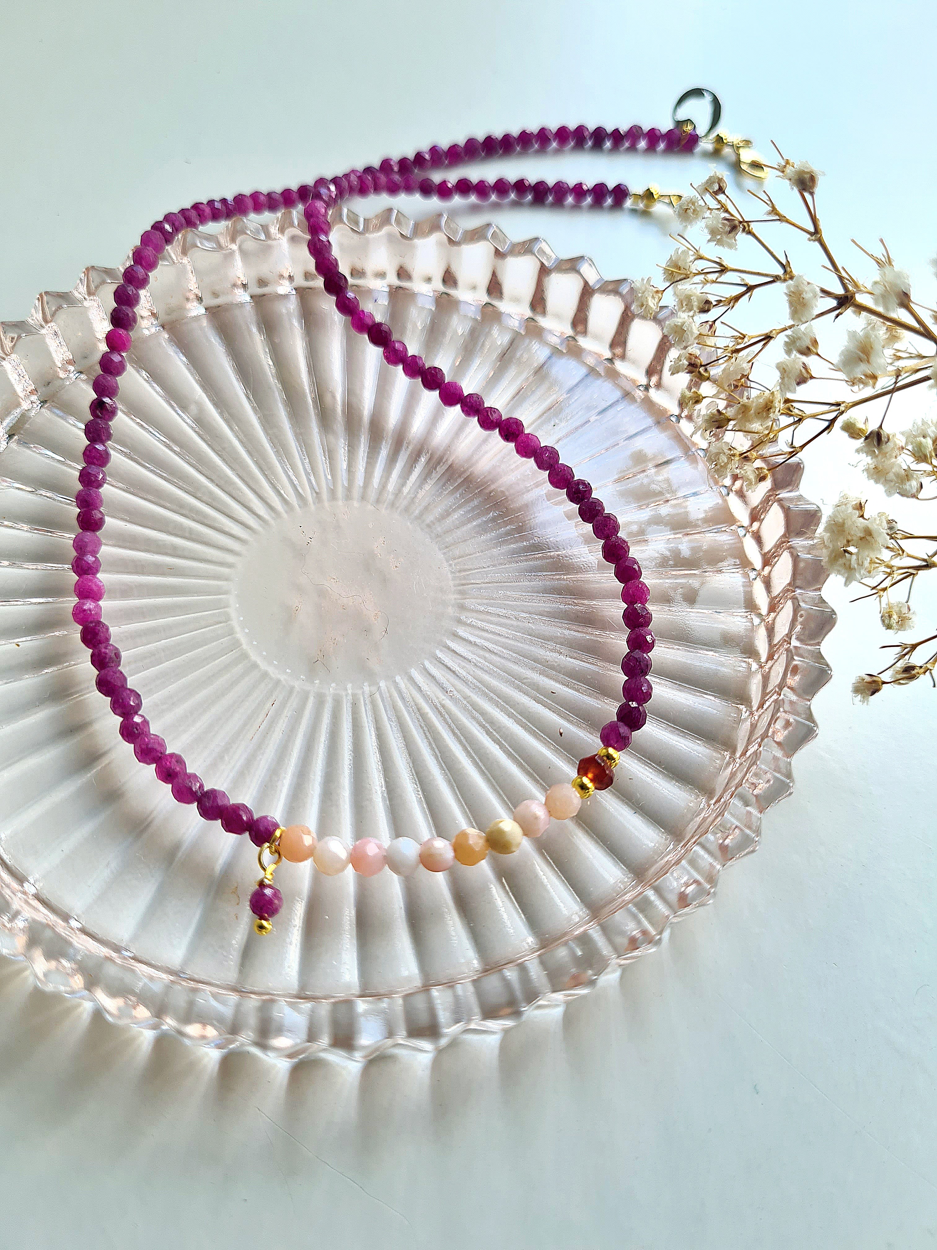 Ketting She Knows, robijn, opaal, carneool
