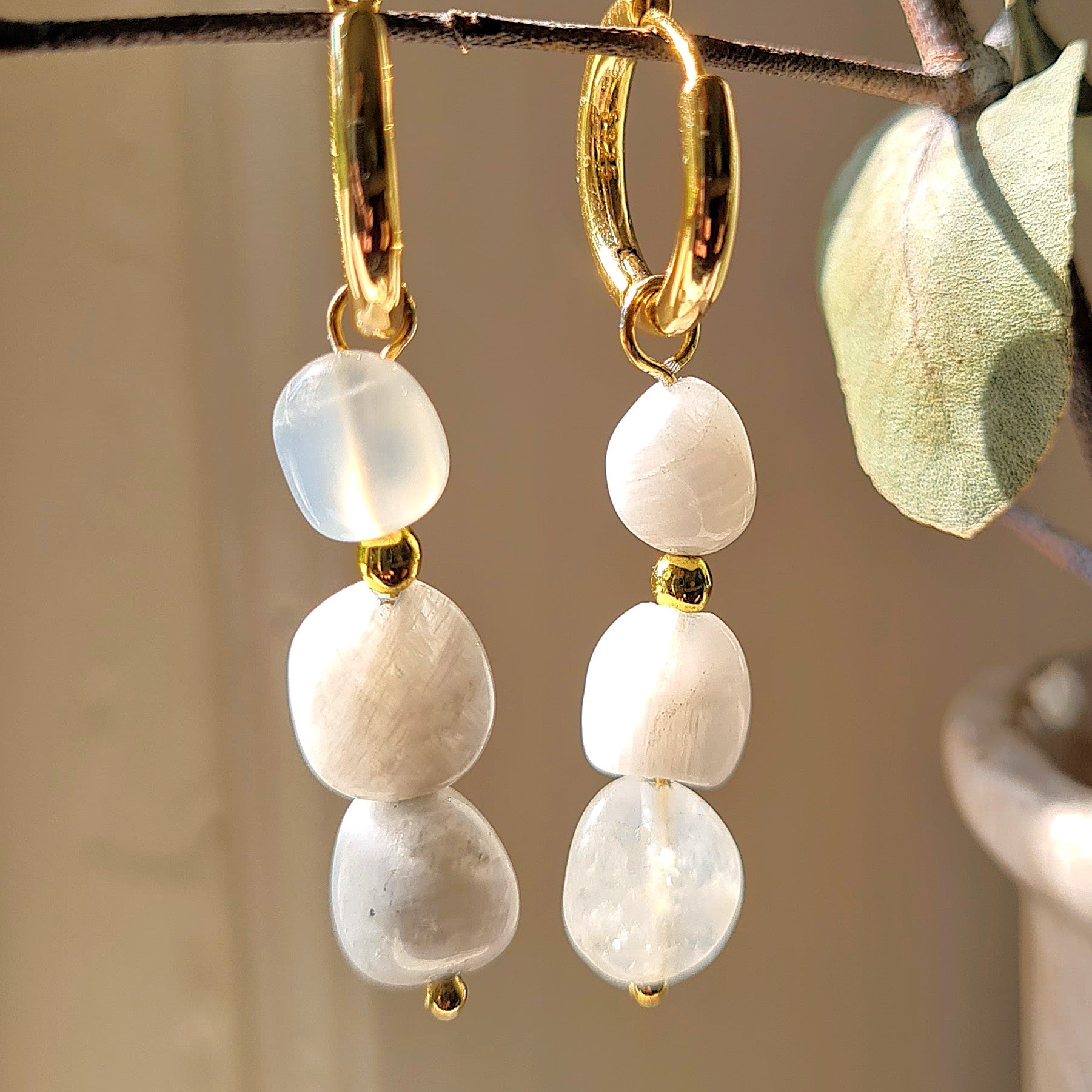 Oorbellen Soul Spirit, halfdoorschijnende witte maansteen