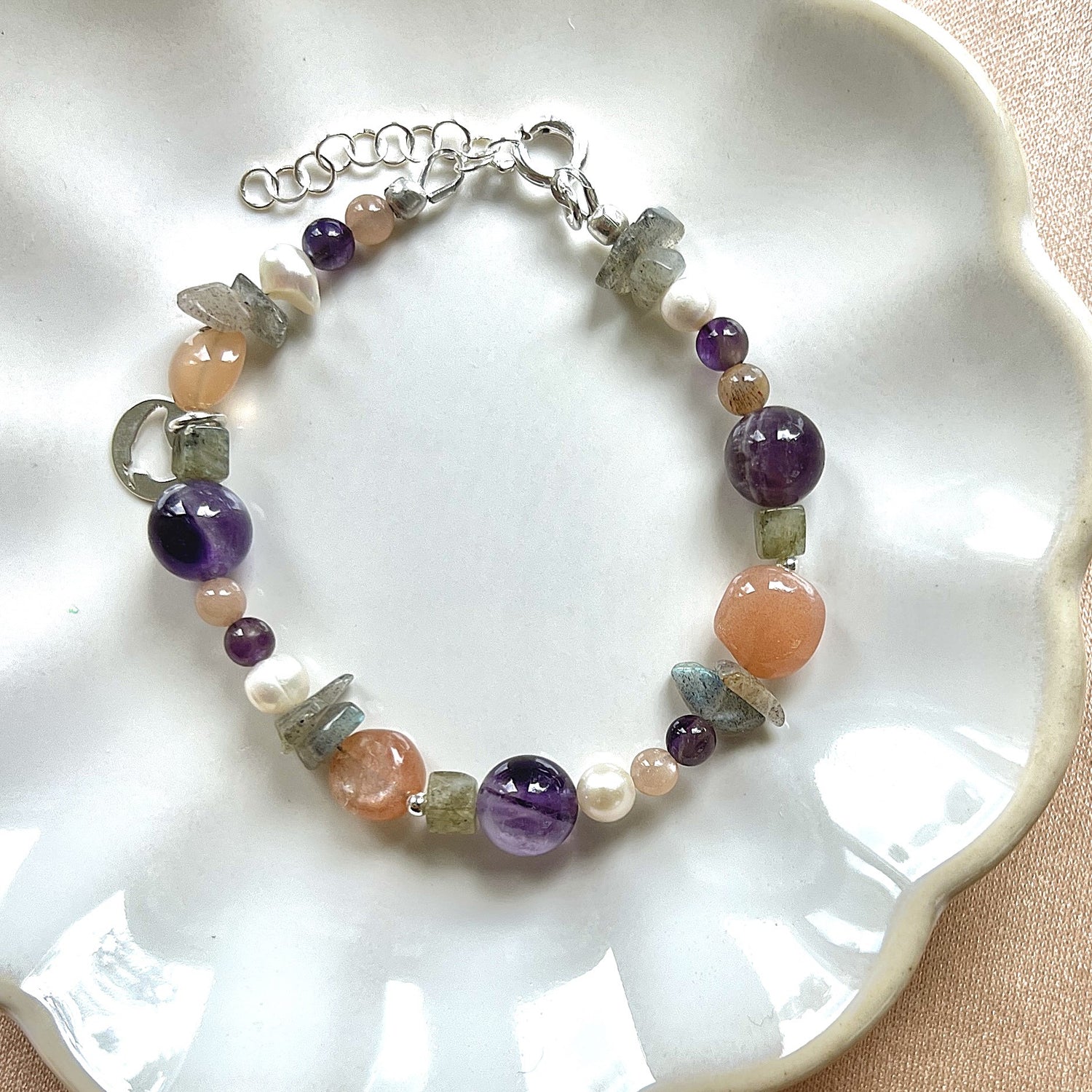 Armband Sundance, amethist, zonnesteen, labradoriet, parel