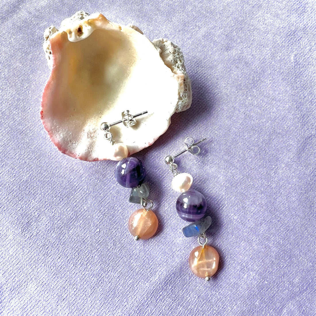 Oorbellen Sundance, amethist, zonnesteen, parel, labradoriet,