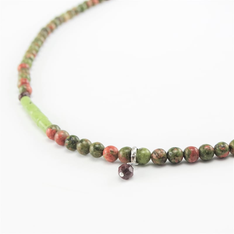 Ketting Heather Spirit, jade nefriet, unakiet, granaat