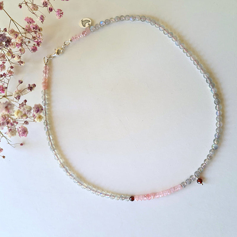 Set oorknopjes & ketting Soft Velvet, labradoriet en granaat