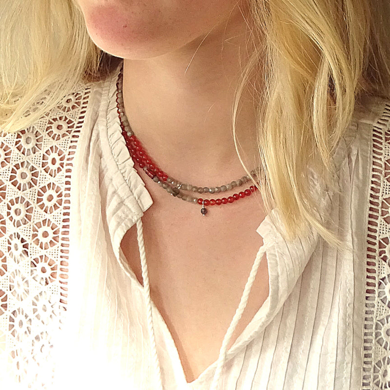 Ketting Loïs, oranje carneool, labradoriet