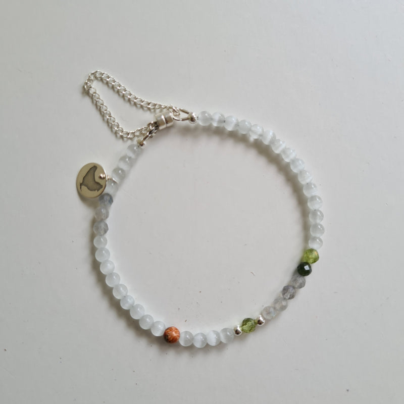Armband White Snow, met jaspis en wit kattenoog