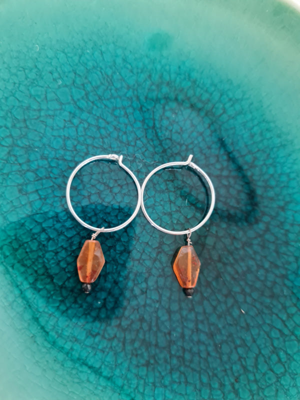 1 Oorring Tiny Ginger, agaat en spinel