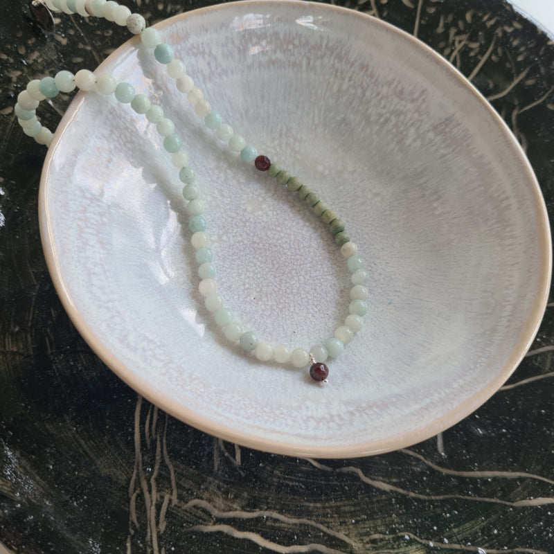 Ketting Sky no.1, amazoniet en granaat