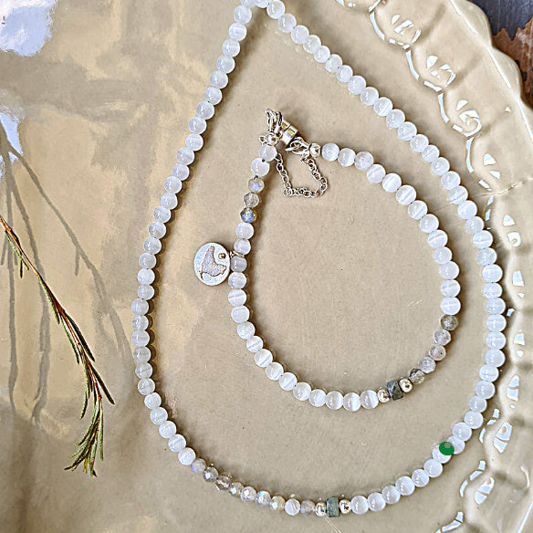 Set ketting en armband White Cat, labradoriet en wit kattenoog