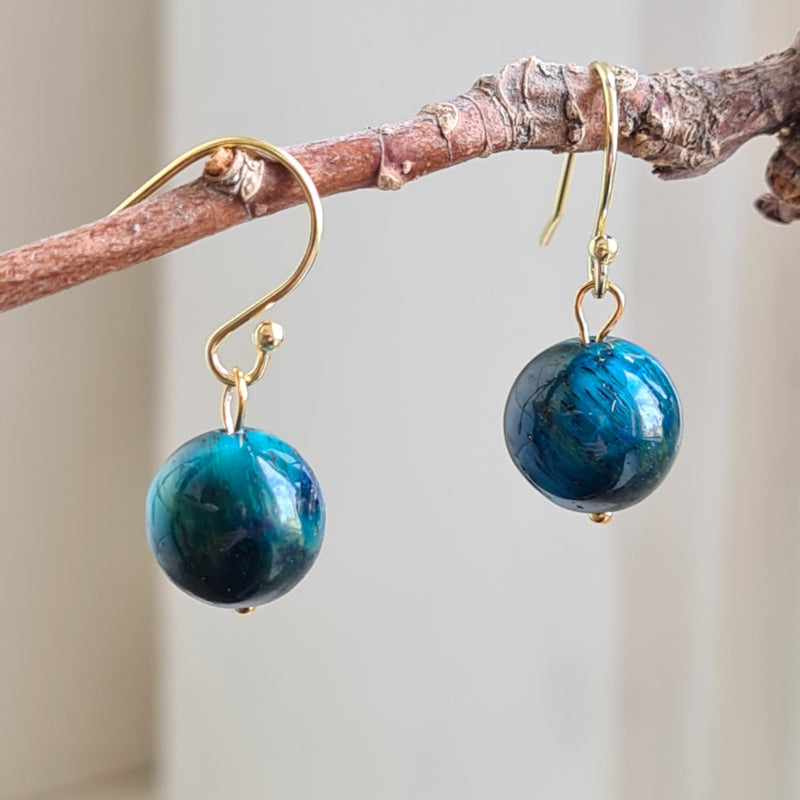 1 Oorringbedel Paradise, gekleurd blauw tijgeroog