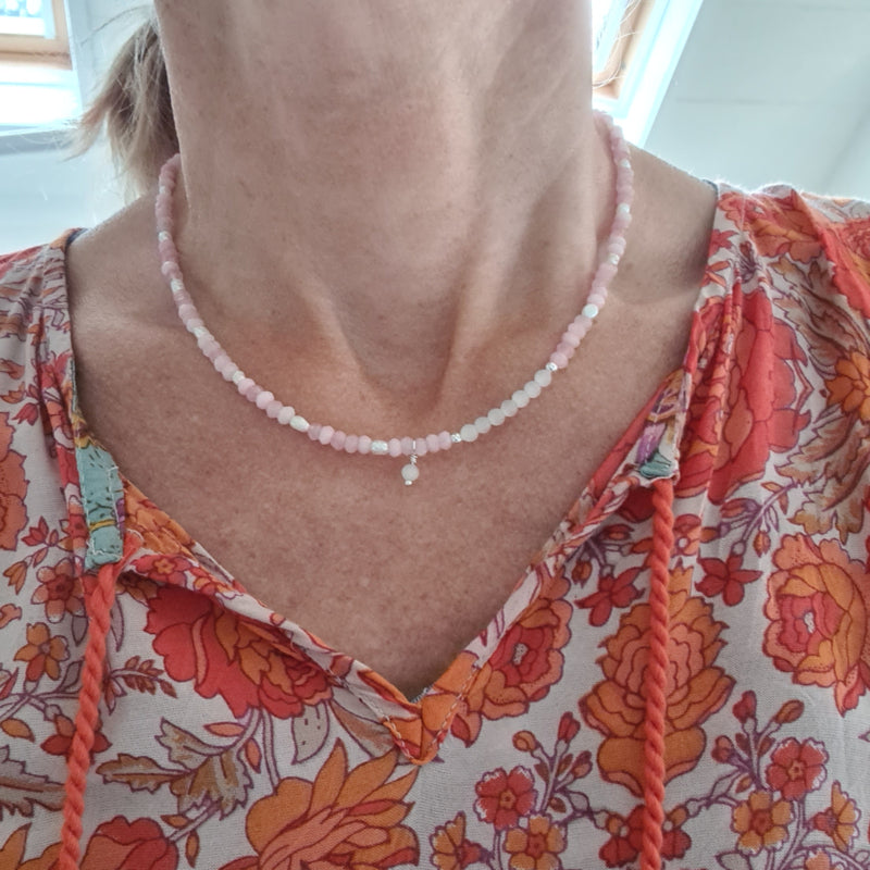 Ketting Pink Blossom, jade, parel, wit kattenoog
