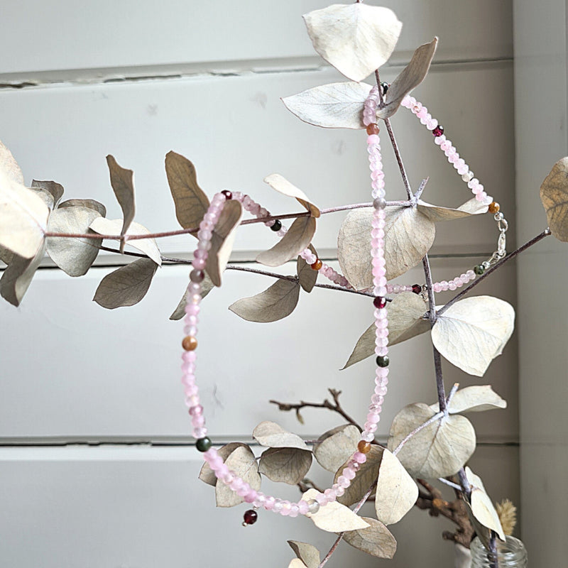 Ketting Pale Rose, rozekwarts, granaat en toermalijn