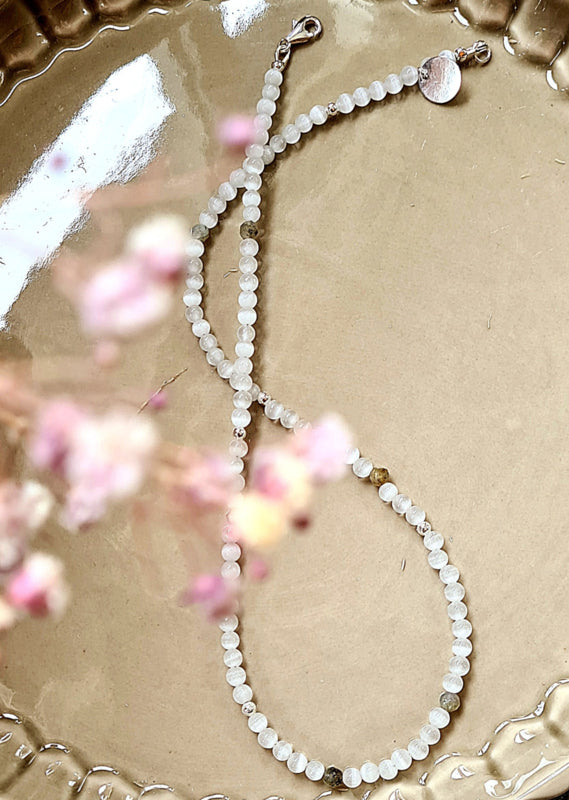 Ketting White Kitten, labradoriet en wit kattenoog