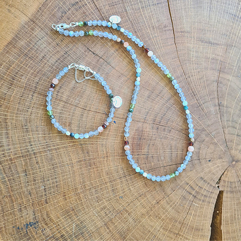 Ketting Summer Vibes, labradoriet, zonnesteen, peridoot, toermalijn, granaat