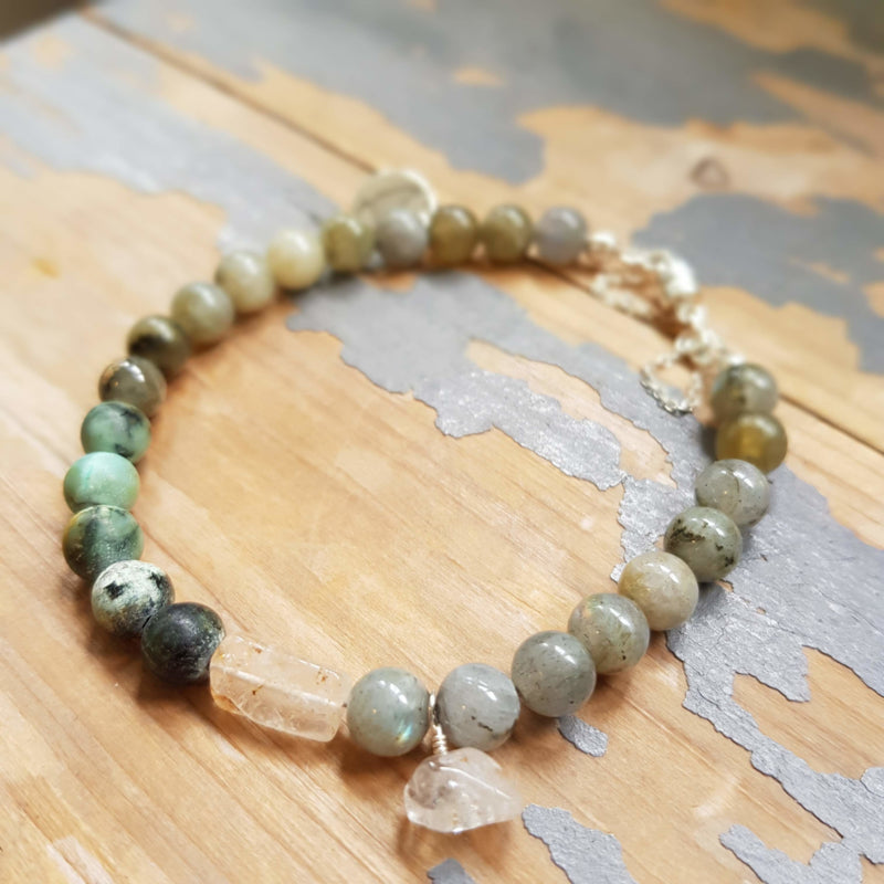 Armband Intuition , labradoriet en Afrikaans turquoise