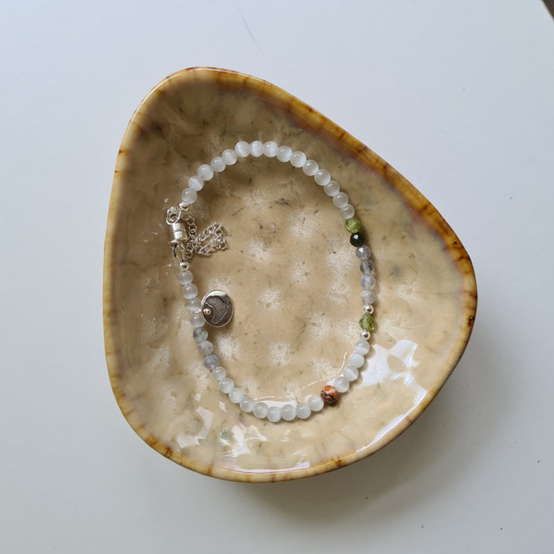 Armband White Snow, met jaspis en wit kattenoog
