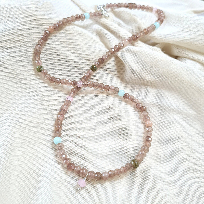 Ketting Balance, agaat, zonnesteen, amazoniet, rozekwarts en toermalijn