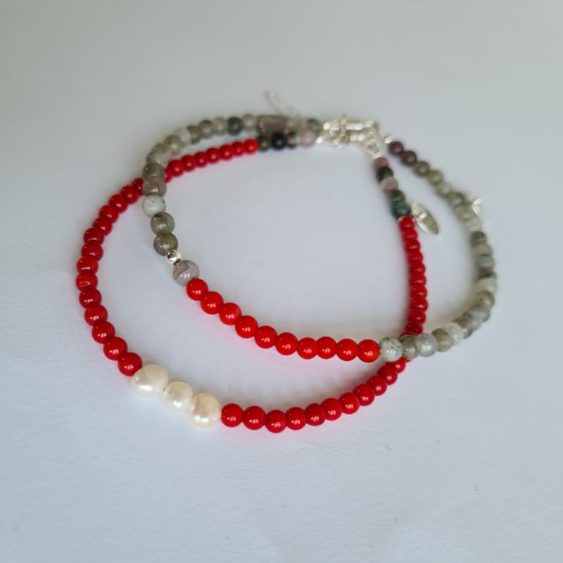 Armband Cheeky, granaat, koraal en labradoriet