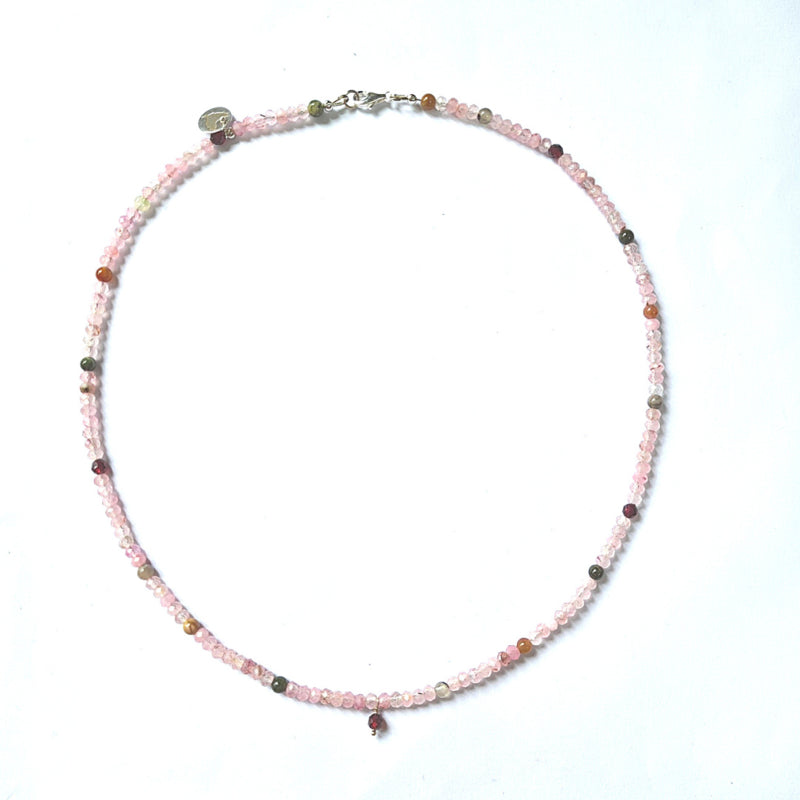 Ketting Pale Rose, rozekwarts, granaat en toermalijn