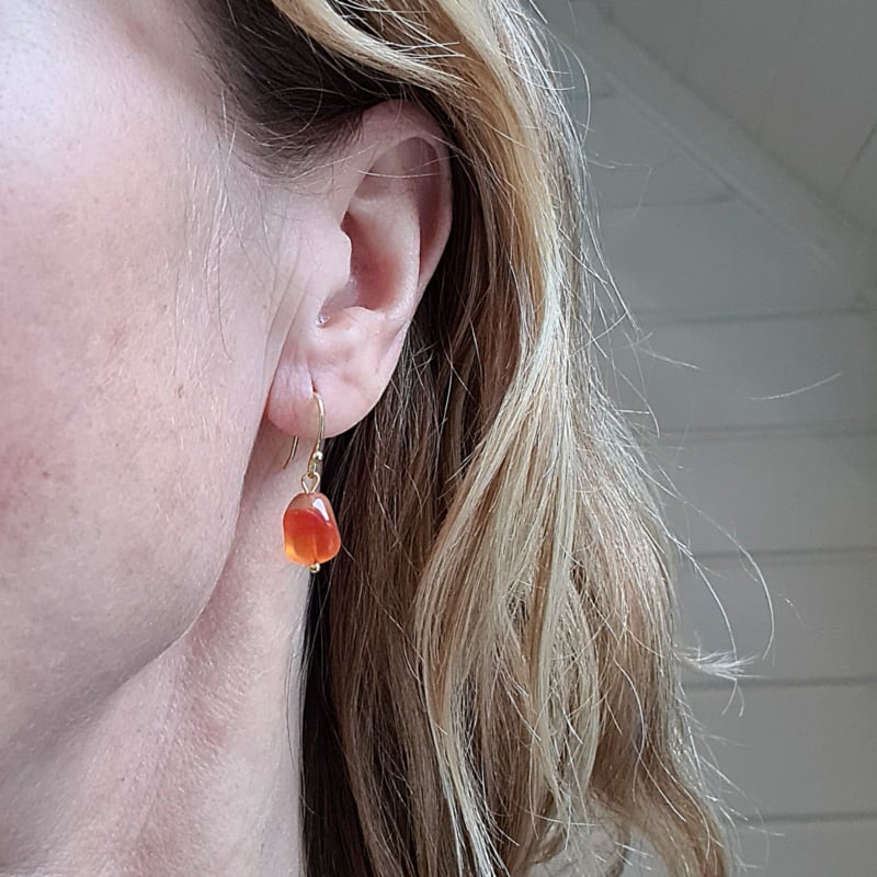 Set oorknopjes & ketting Tess, zoisiet en carneool