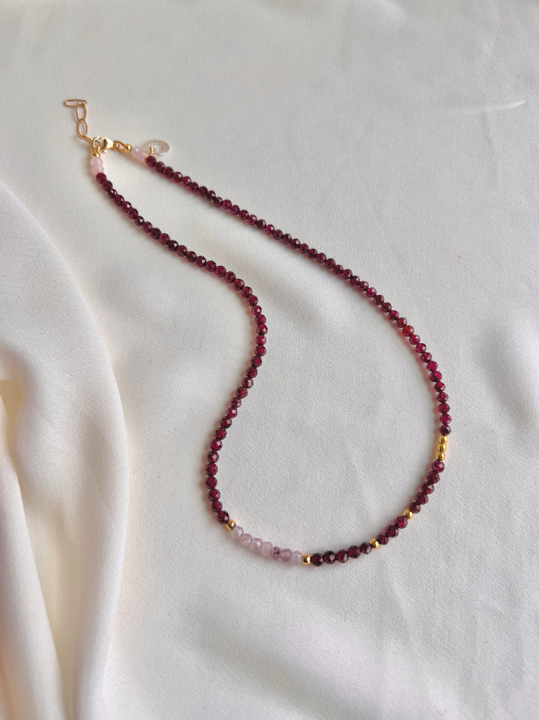 Ketting Kracht &amp; Moed,  granaat en rozekwarts