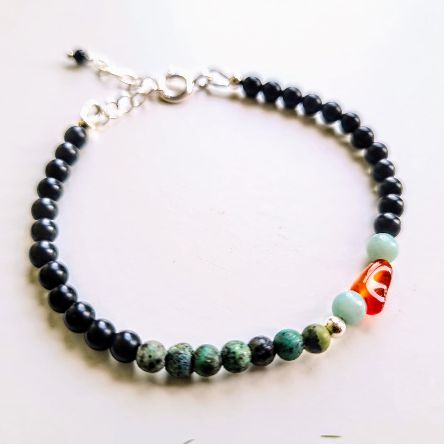Armband Green Shadow, Afrikaans turquoise, carneool, amazoniet, onyx