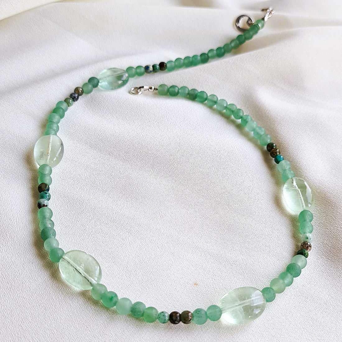 Ketting Peaceful Green, groene aventurijn, chrysocolla, fluoriet