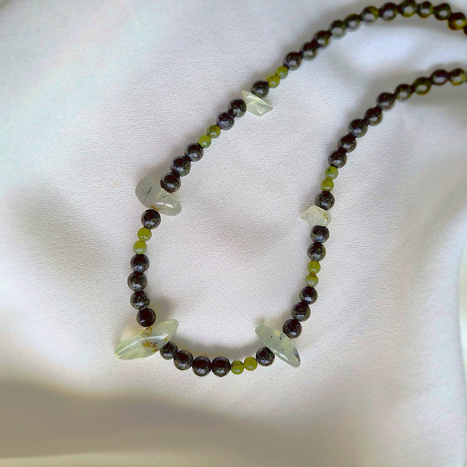 Ketting Green Path, groene zoïsiet, prehniet, serpentijn