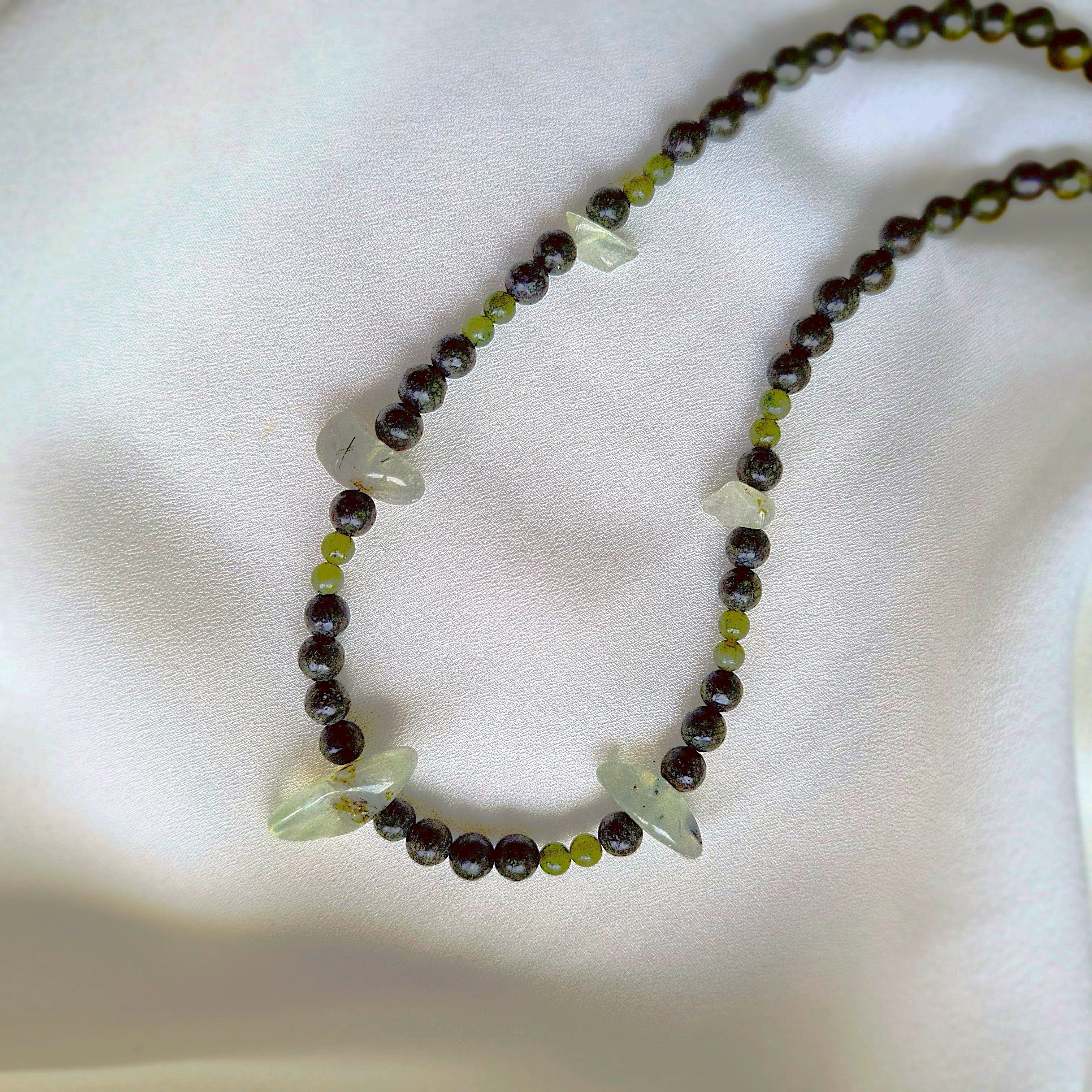 Ketting Green Path, groene zoïsiet, prehniet, serpentijn