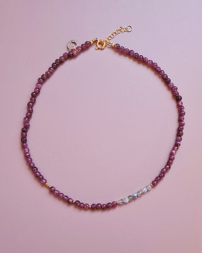 Ketting Quiet Heart, lila lepidoliet, labradoriet