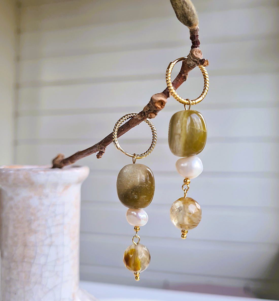 Oorbellen Green Olives, groene opaal, toermalijn, parel