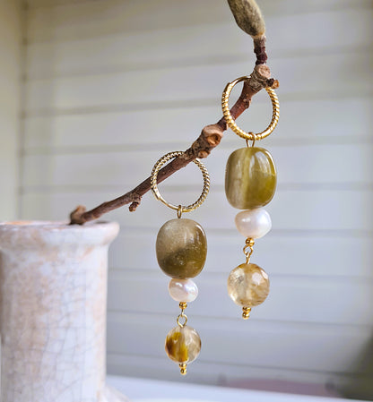 Oorbellen Green Olives, groene opaal, toermalijn, parel