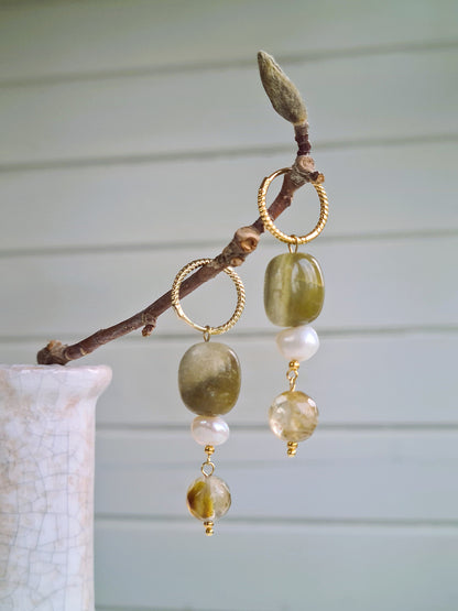 Oorbellen Green Olives, groene opaal, toermalijn, parel