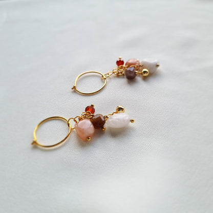 Oorbellen Smiling, bruine toermalijn, maansteen, zonnesteen, granaat