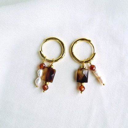 Oorbellen Peace of mind, bruine agaat, parel, granaat