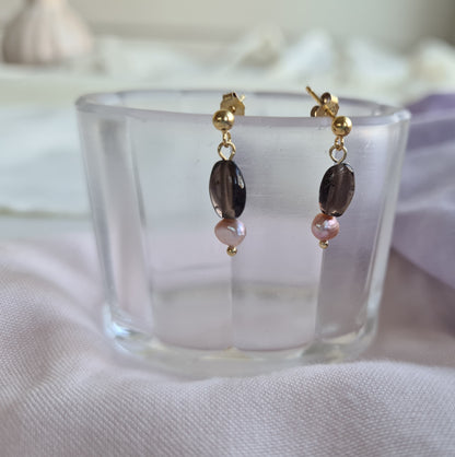Oorbellen Earth, rookkwarts, lila parel