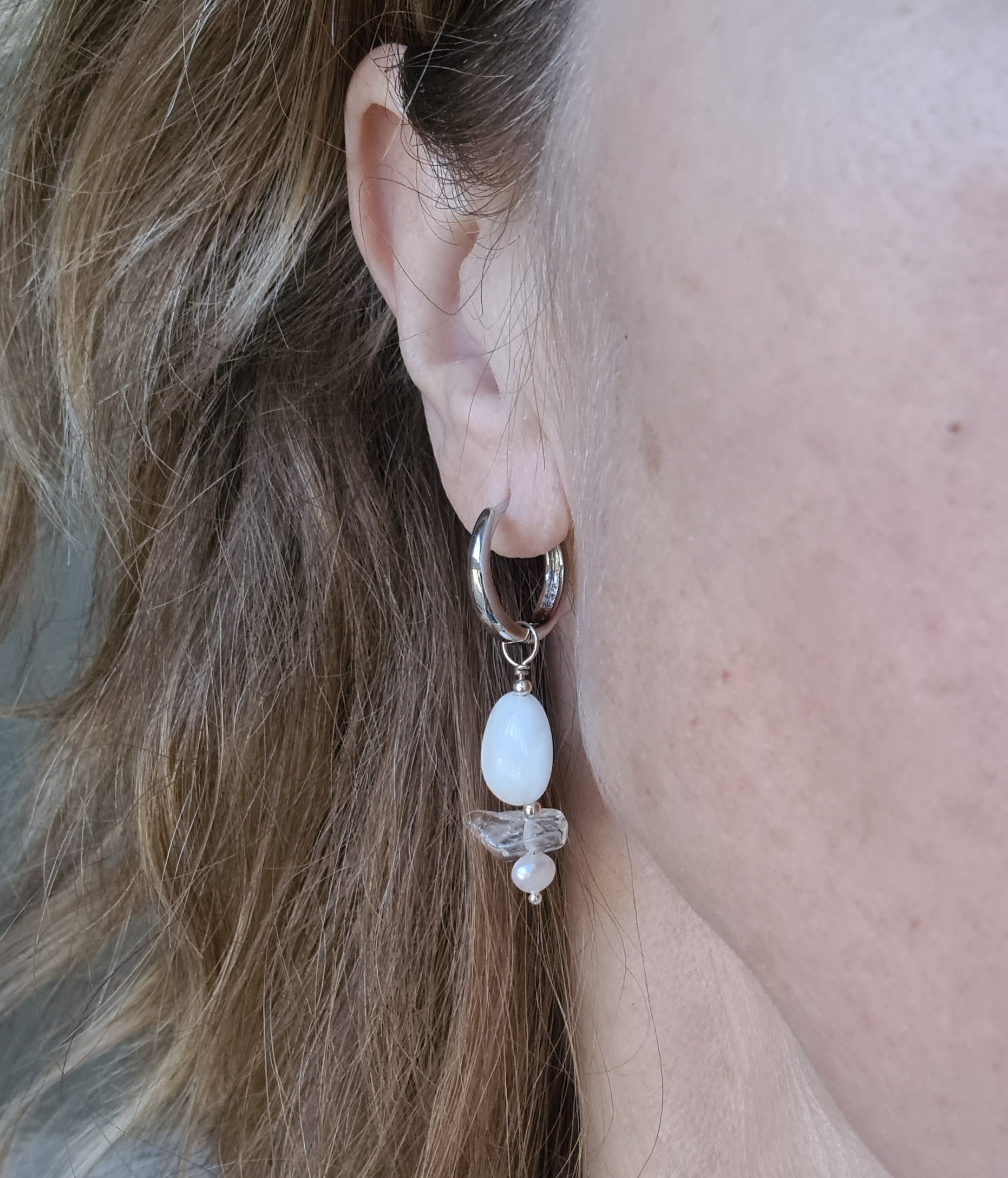 Oorbellen White Intuition, maansteen, bergkristal, parel