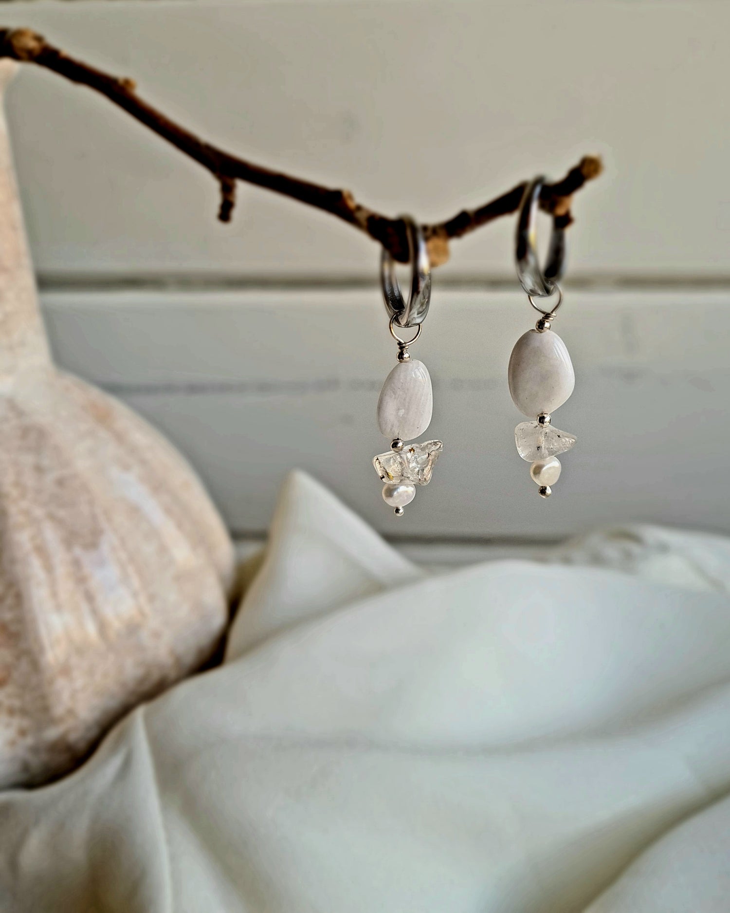 Oorbellen White Intuition, maansteen, bergkristal, parel