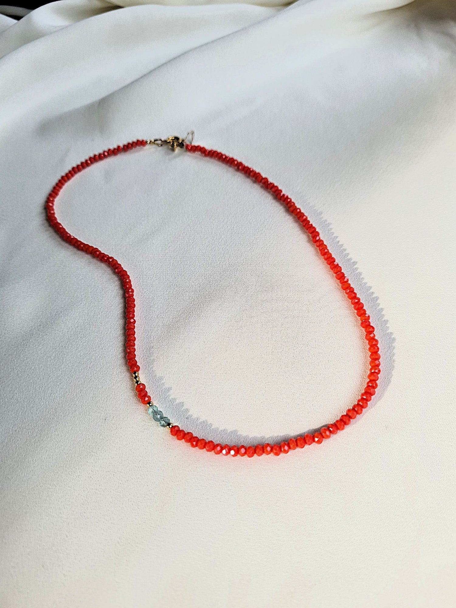 Ketting Happiness, rood koraal