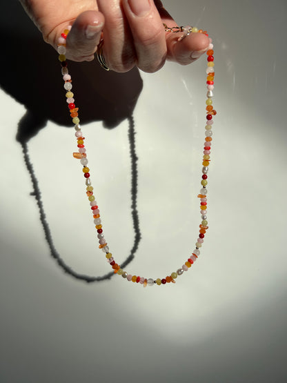 Ketting Adventure, koraal, parel, rozekwarts, carneool, agaat