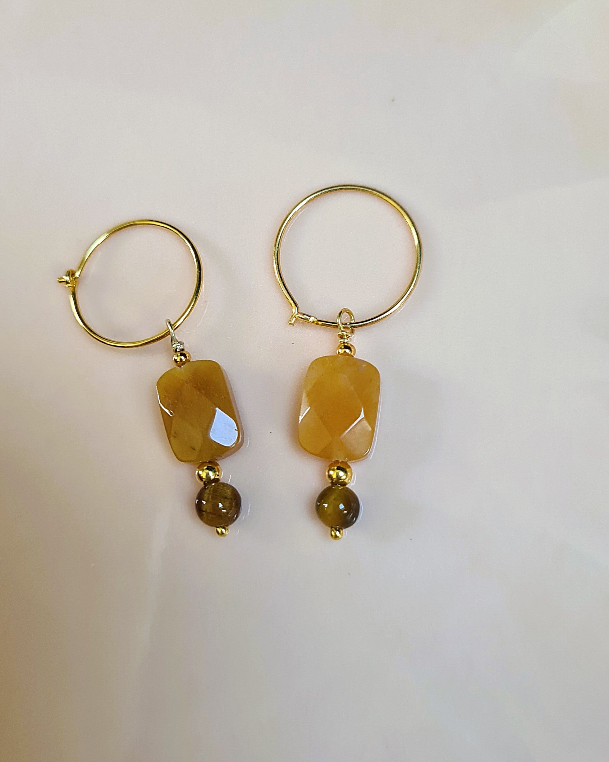 Oorbellen Bonne Chance, gele jade, gouden tijgeroog