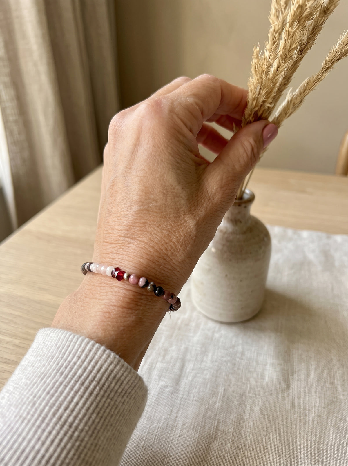 Armband  Quiet Sparkle, roze rhodoniet, granaat