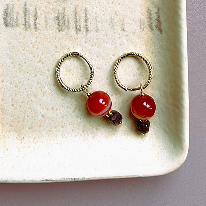 Oorbellen Little Fire, oranje carneool, bruine toermalijn