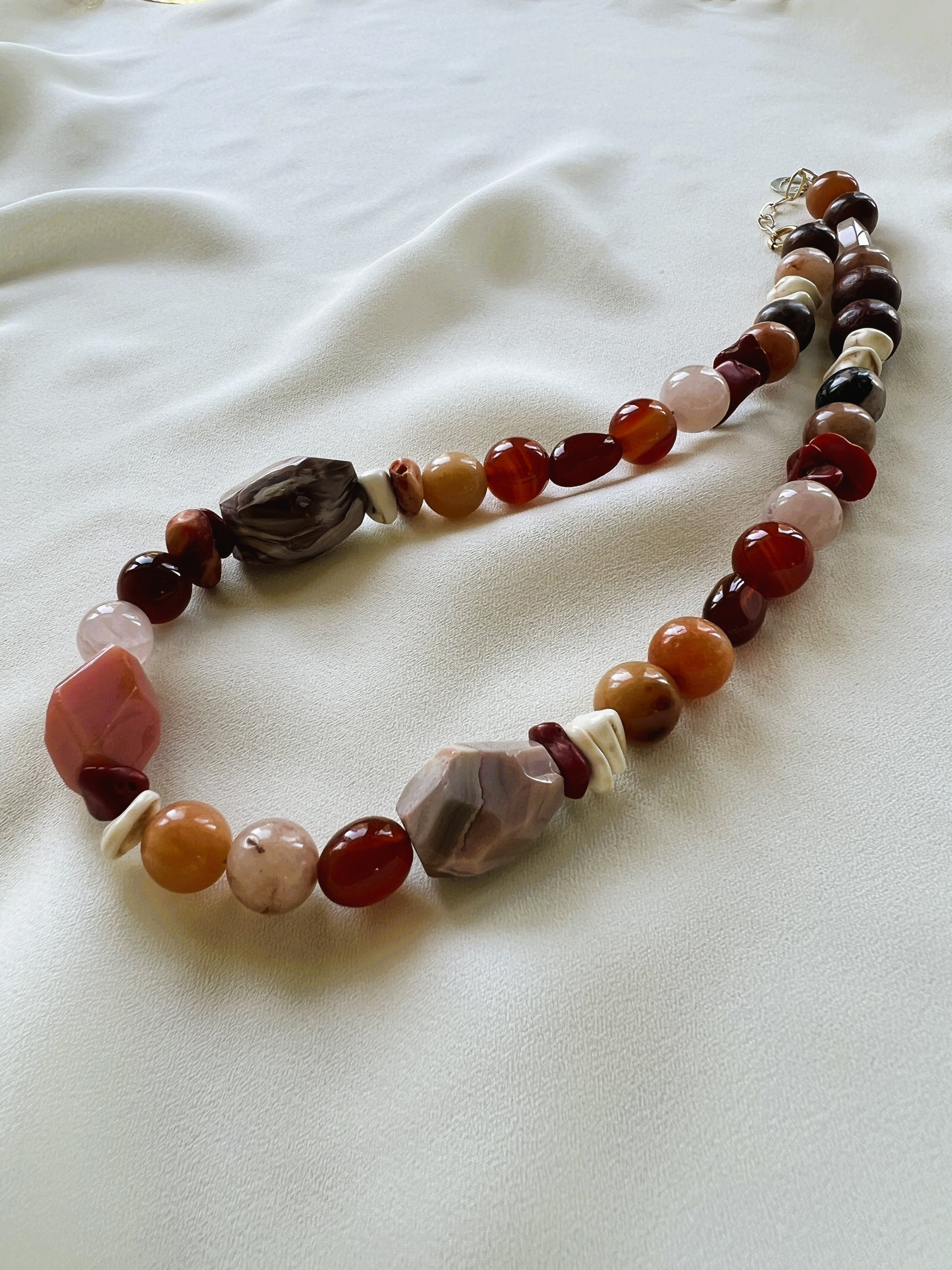Ketting Balance, Rozekwarts en Carneool