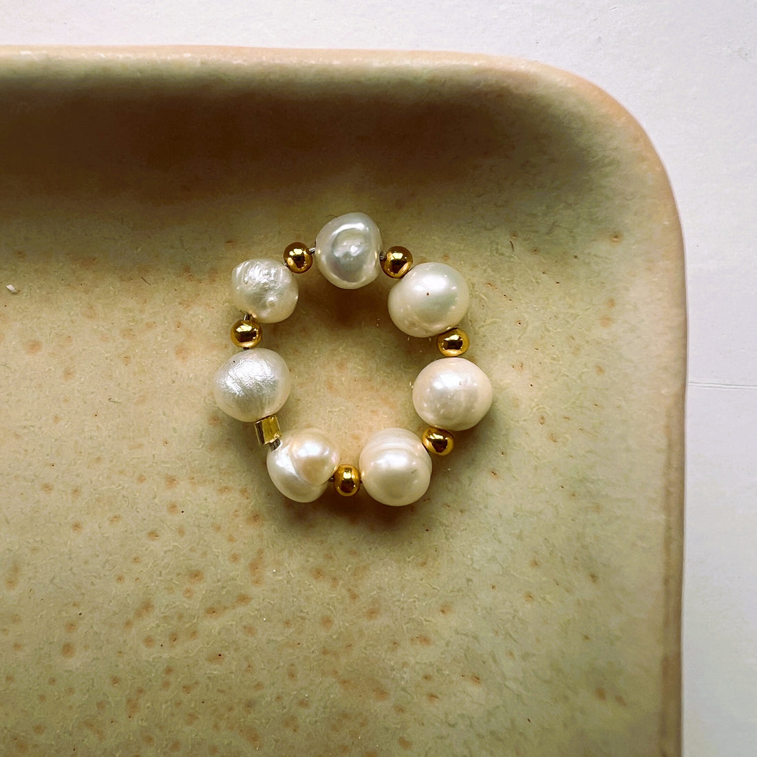 1 Jacky-O Bedel Love, zoetwater parels