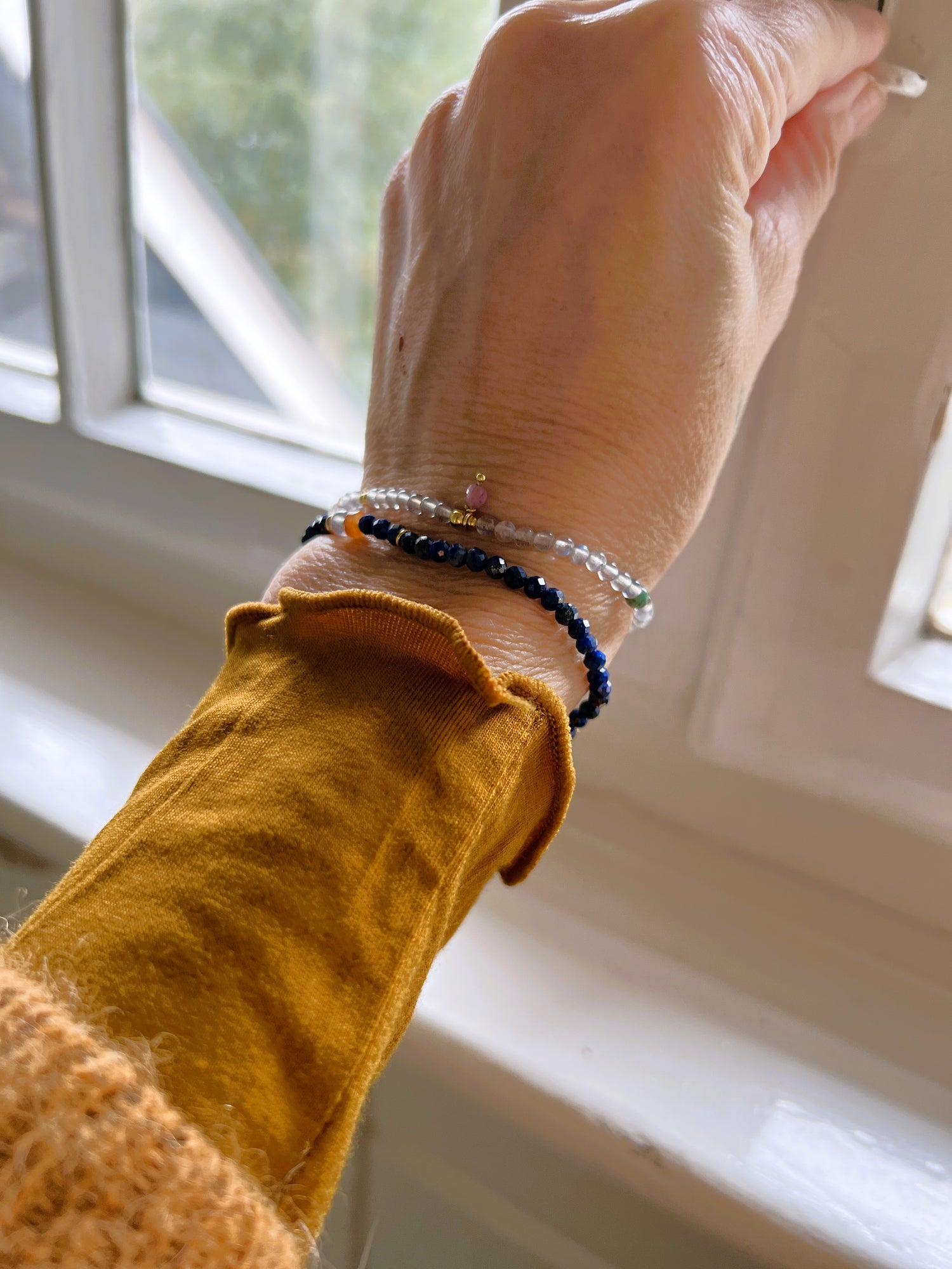 Jacky Moments: Truth, blauwe lapis lazuli