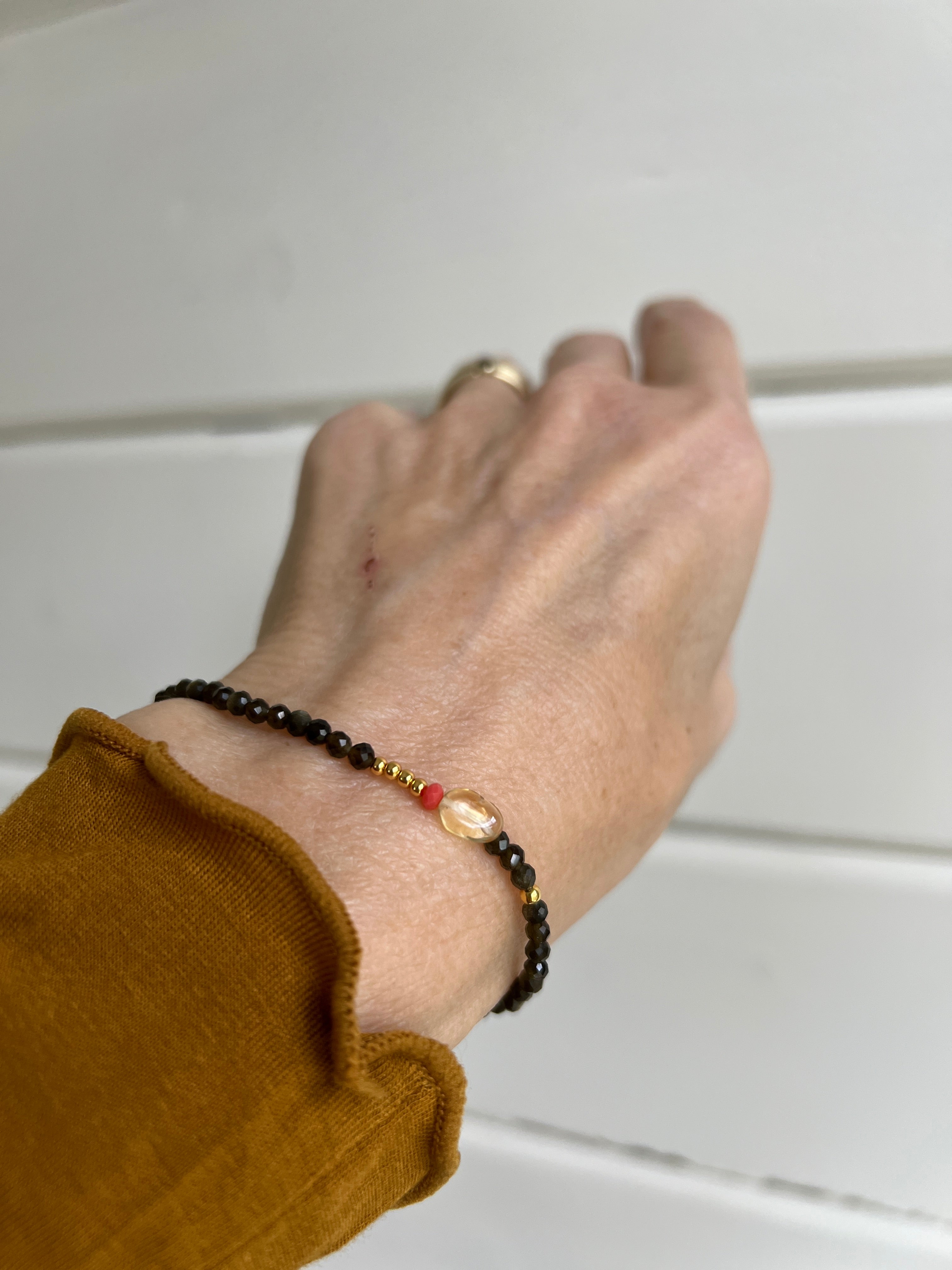 Jacky Moments: Growth, goud obsidiaan