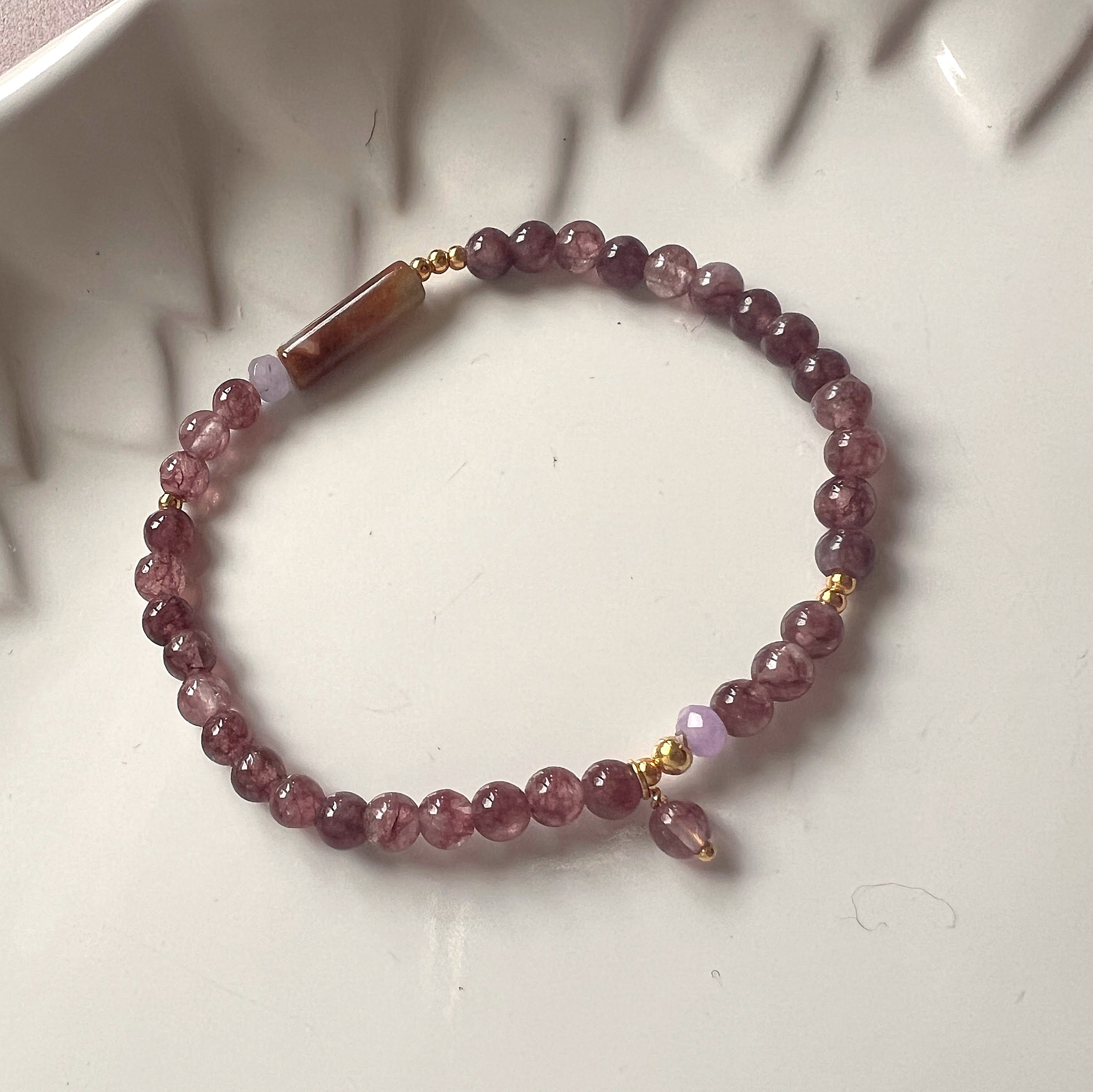 Jacky Moments: Decisions, lila lepidoliet