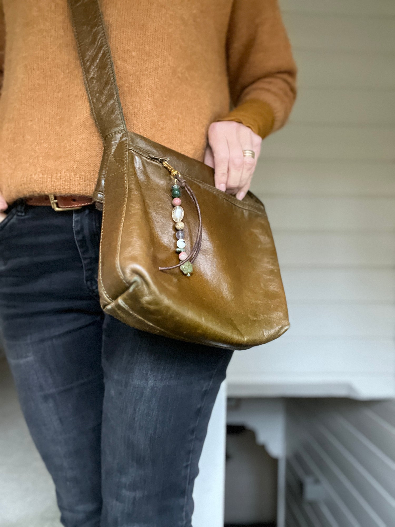 Tassenhanger Open View, rhodoniet, groene bergkristal