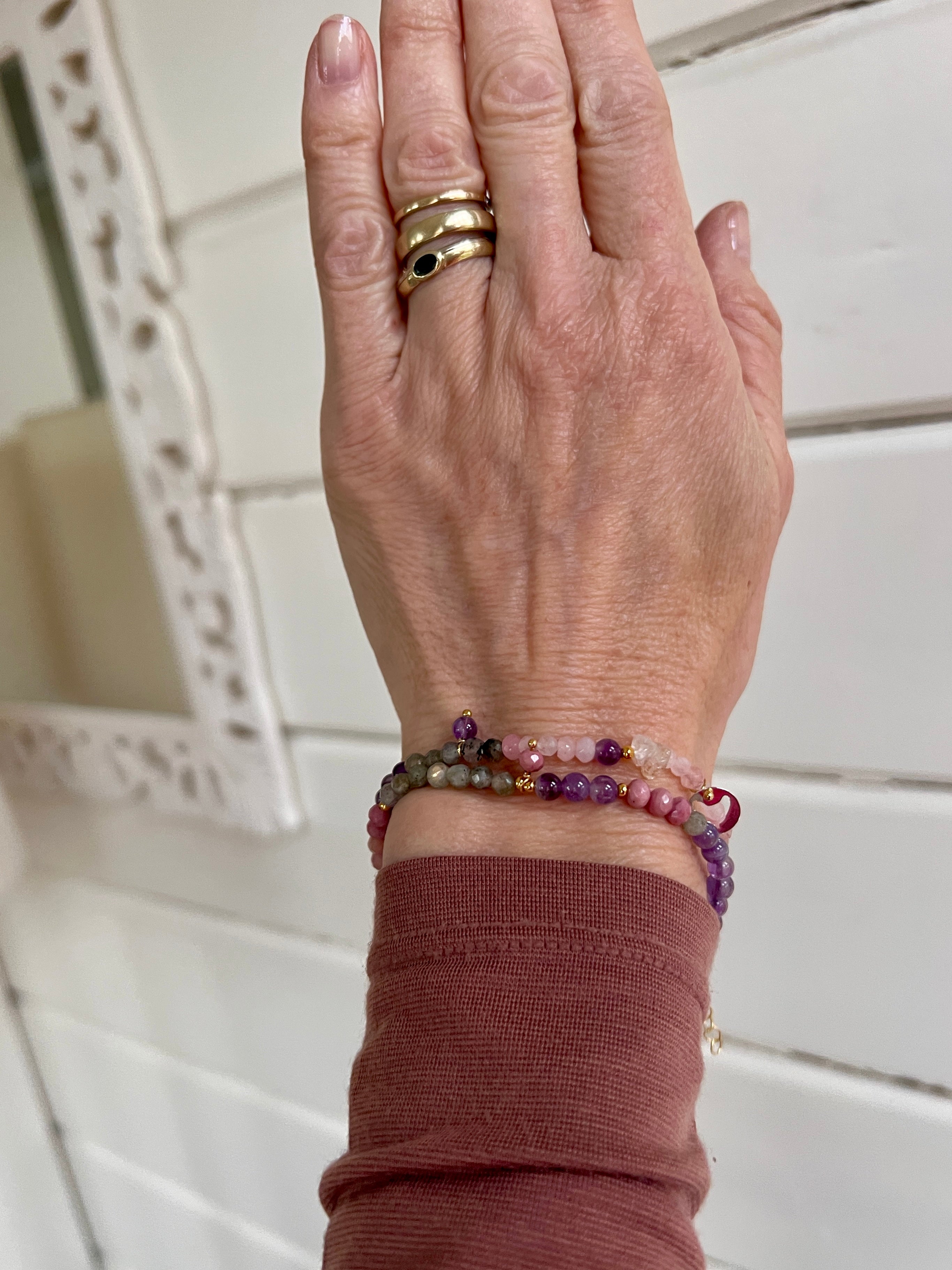 Armband Healing, rhodoniet, amethist, labradoriet