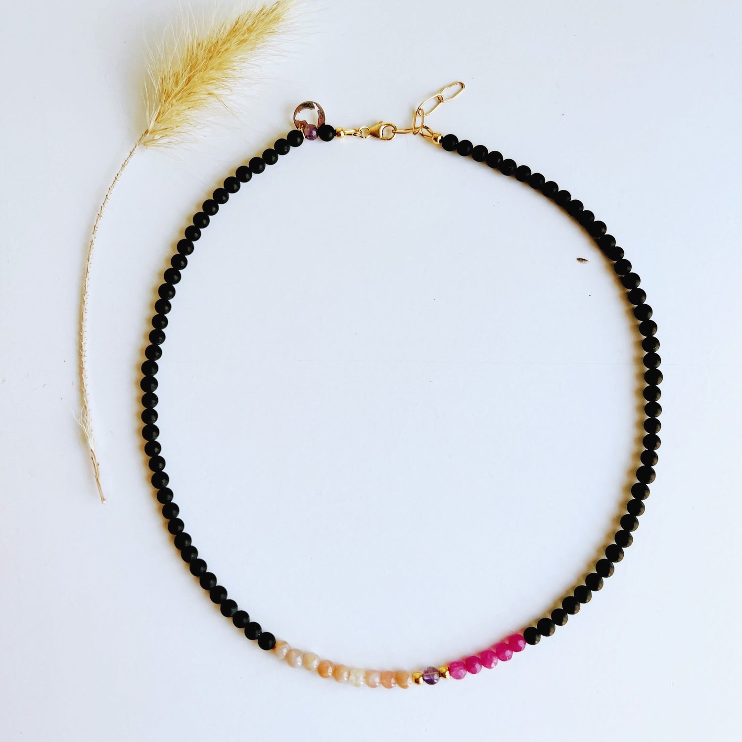 Ketting Bright Day, onyx, zonnesteen, roze agaat