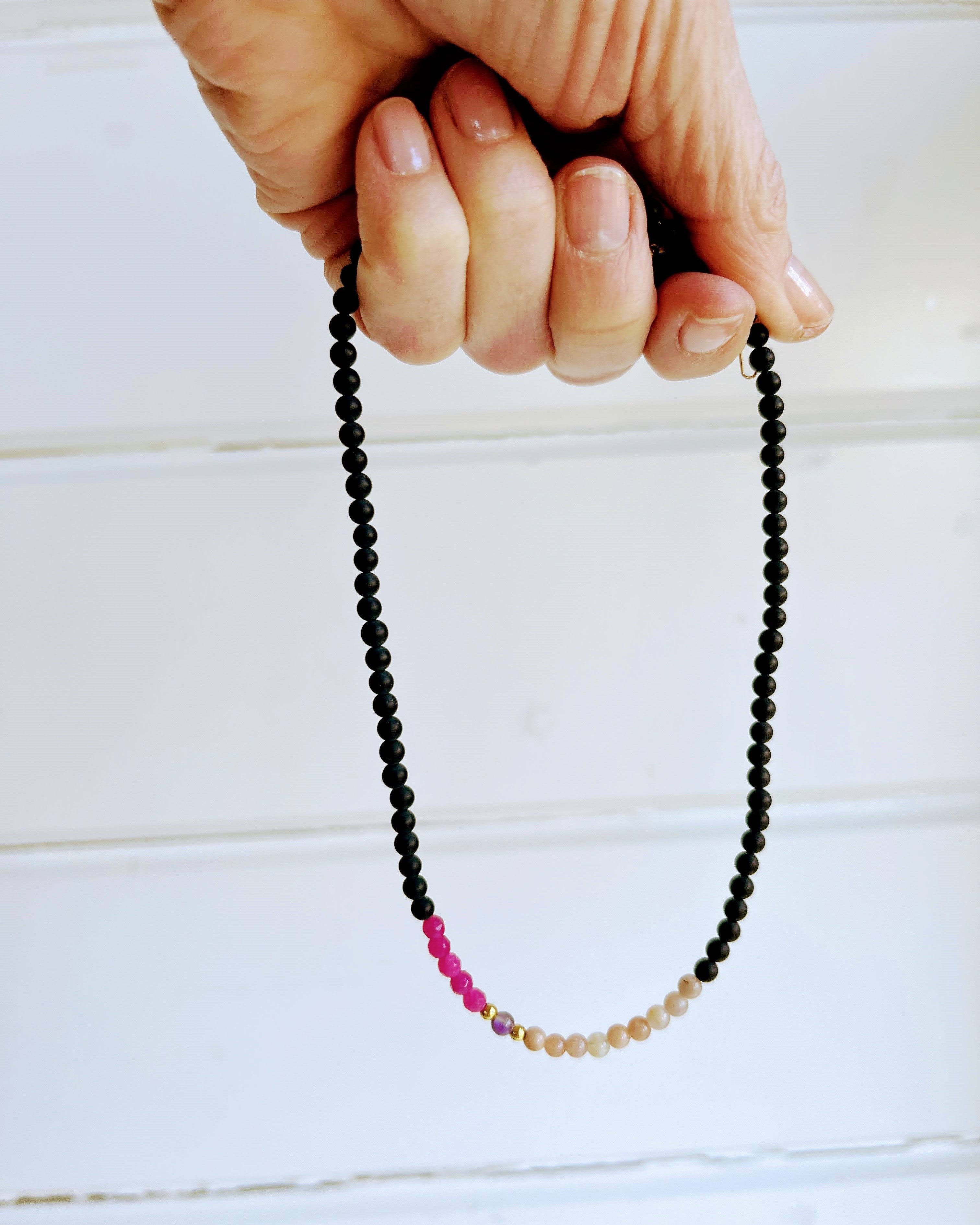 Ketting Bright Day, onyx, zonnesteen, roze agaat